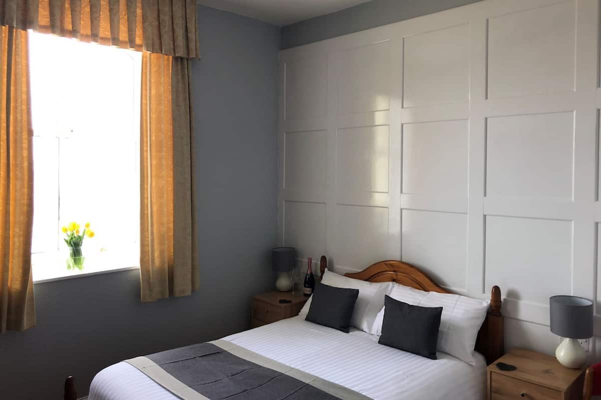 Double Room, Ensuite, Sea View (Second Floor) | 1 bedroom, free WiFi
