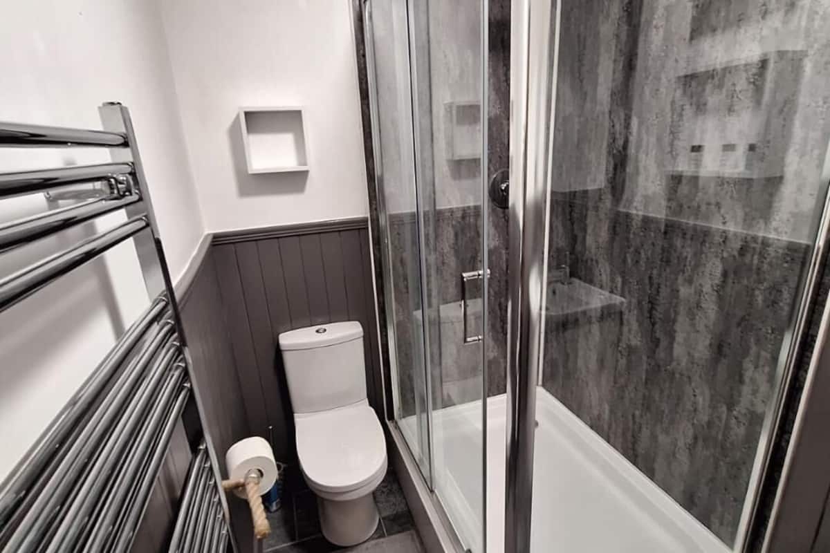 apartment, ensuite (sea front apartment) | bathroom