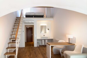 Junior Suite, 1 Bedroom (Maisonette for 2 persons) | Living area - Downtown Vi Vadi Hotel (Munich)