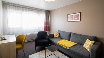 Appartement Supérieur, 1 chambre, coin cuisine | Coin séjour | Télévision