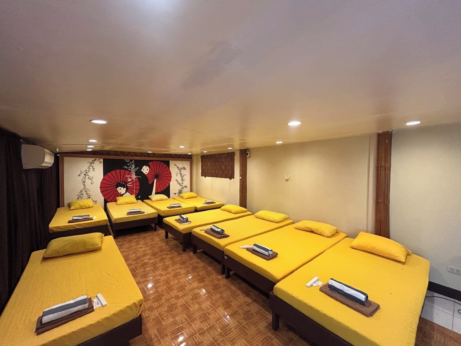 Standard Studio | Minibar, in-room safe, individually decorated, individually furnished