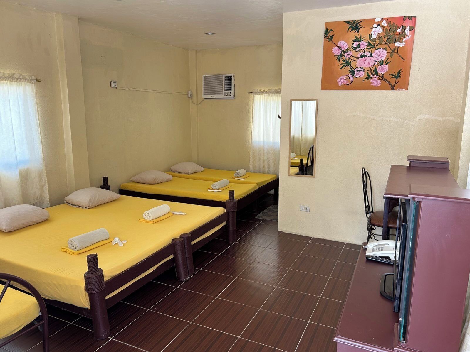 Family Room | Minibar, in-room safe, individually decorated, individually furnished