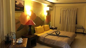 Minibar, in-room safe, individually decorated, individually furnished