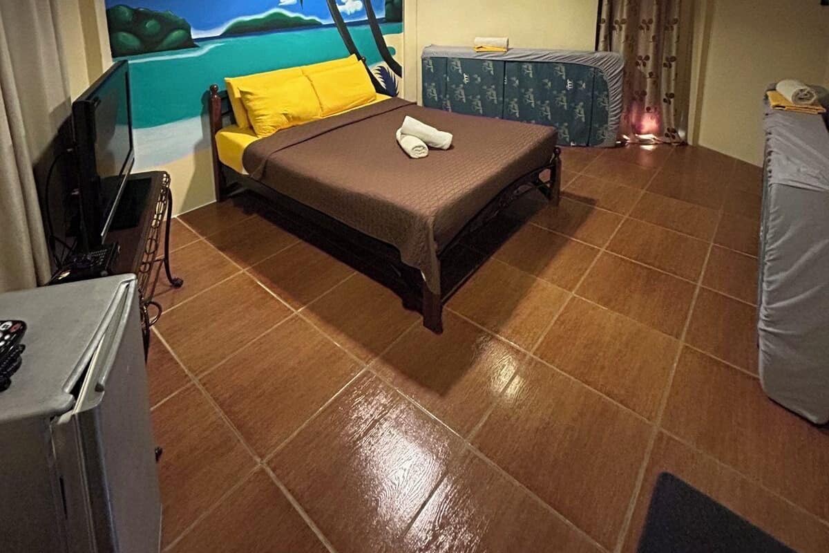 Superior Room | Minibar, in-room safe, individually decorated, individually furnished