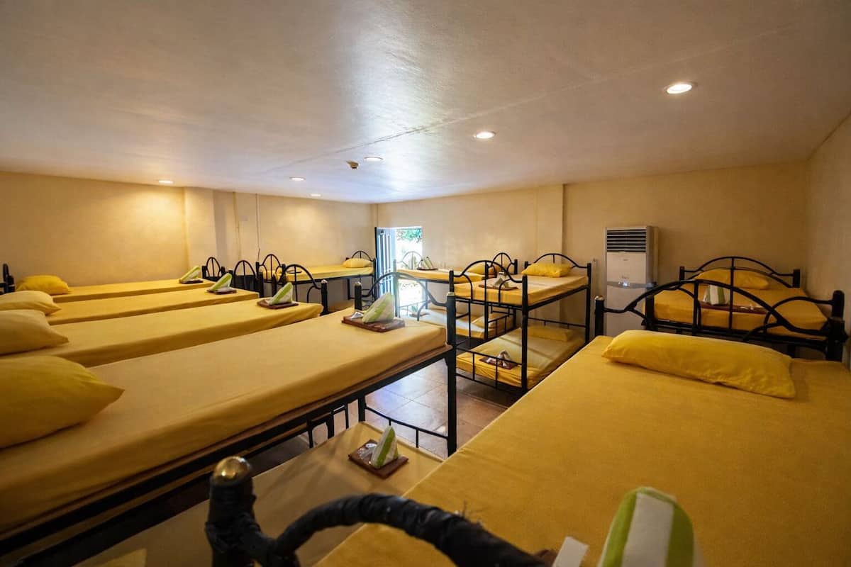 Family Studio | Minibar, in-room safe, individually decorated, individually furnished