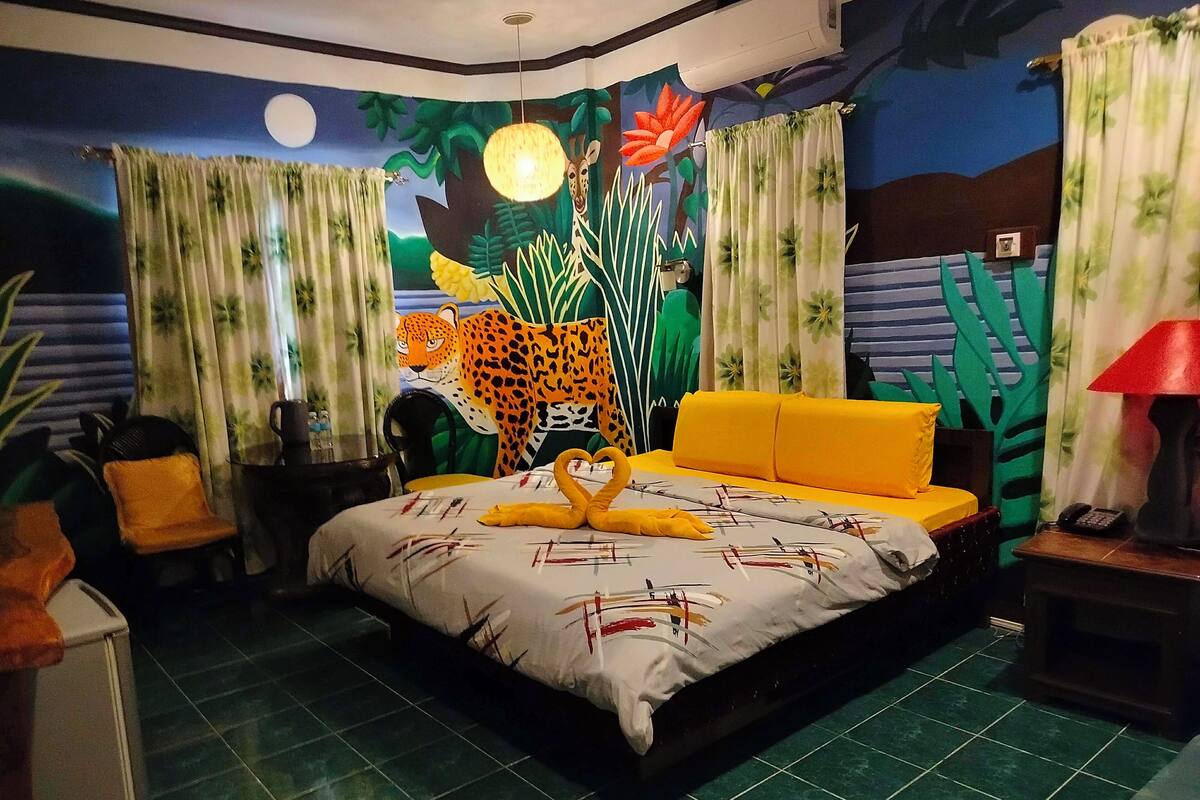 Quarto luxo | Frigobar, cofres nos quartos, individualmente decorados