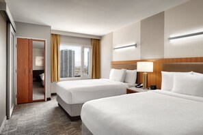 Hypo-allergenic bedding, desk, blackout drapes, iron/ironing board - SpringHill Suites by Marriott Las Vegas Convention Center (Las Vegas)