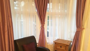 Twin Room, 2 Single Beds, Ensuite - Mayview Guest House (Southampton)