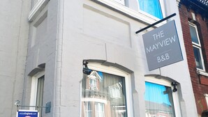 Porch - Mayview Guest House (Southampton)