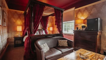 Deluxe Four Poster Room, King Bed | Minibar, in-room safe, individually decorated, individually furnished