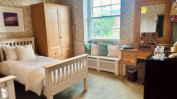 Standaard Twin kamer, 2 eenpersoonsbedden, bad | Kameruitzicht