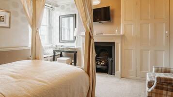 Chambre Double Supérieure, 1 trÚs grand lit, baignoire | Literie hypoallergénique, coffres-forts dans les chambres