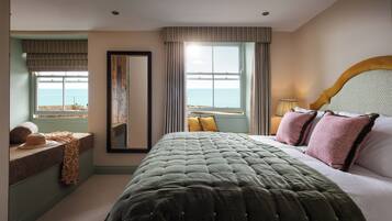 Premium Double Room | Desk, iron/ironing board, free WiFi, bed sheets