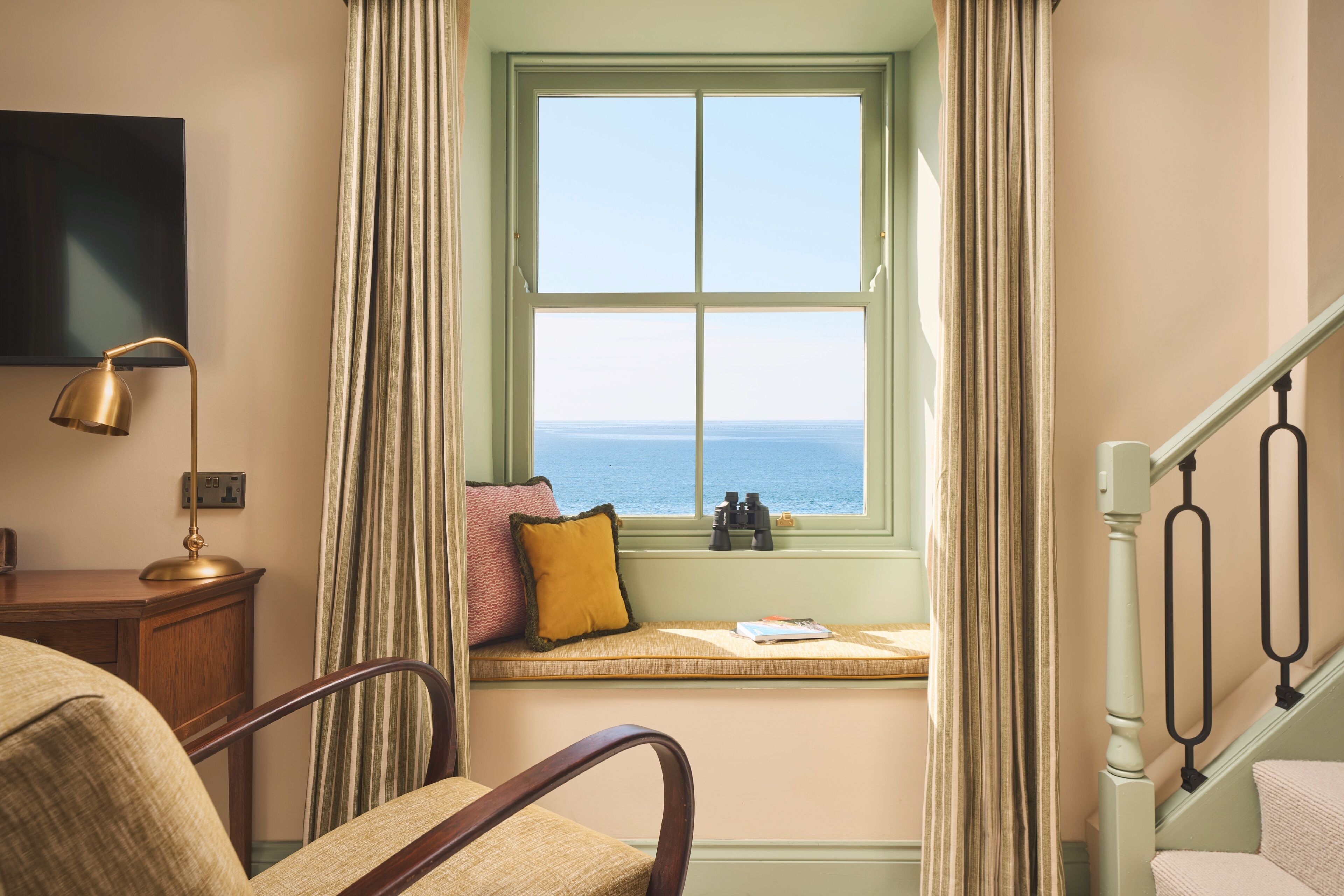 Standard Twin Room | Desk, iron/ironing board, free WiFi, bed sheets