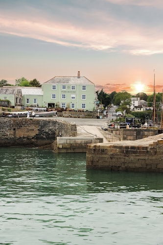 Pier House