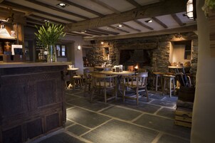 Breakfast, lunch, dinner served; British cuisine 