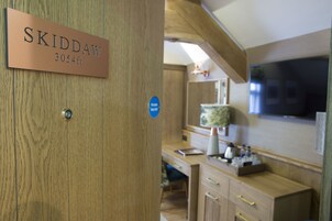 Superior Double or Twin Room, Ensuite (Skiddaw) | In-room safe, individually decorated, individually furnished, desk