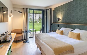 Phòng tiện nghi đơn giản, hiên | Bộ đồ giường cao cấp, trang trí khác biệt 