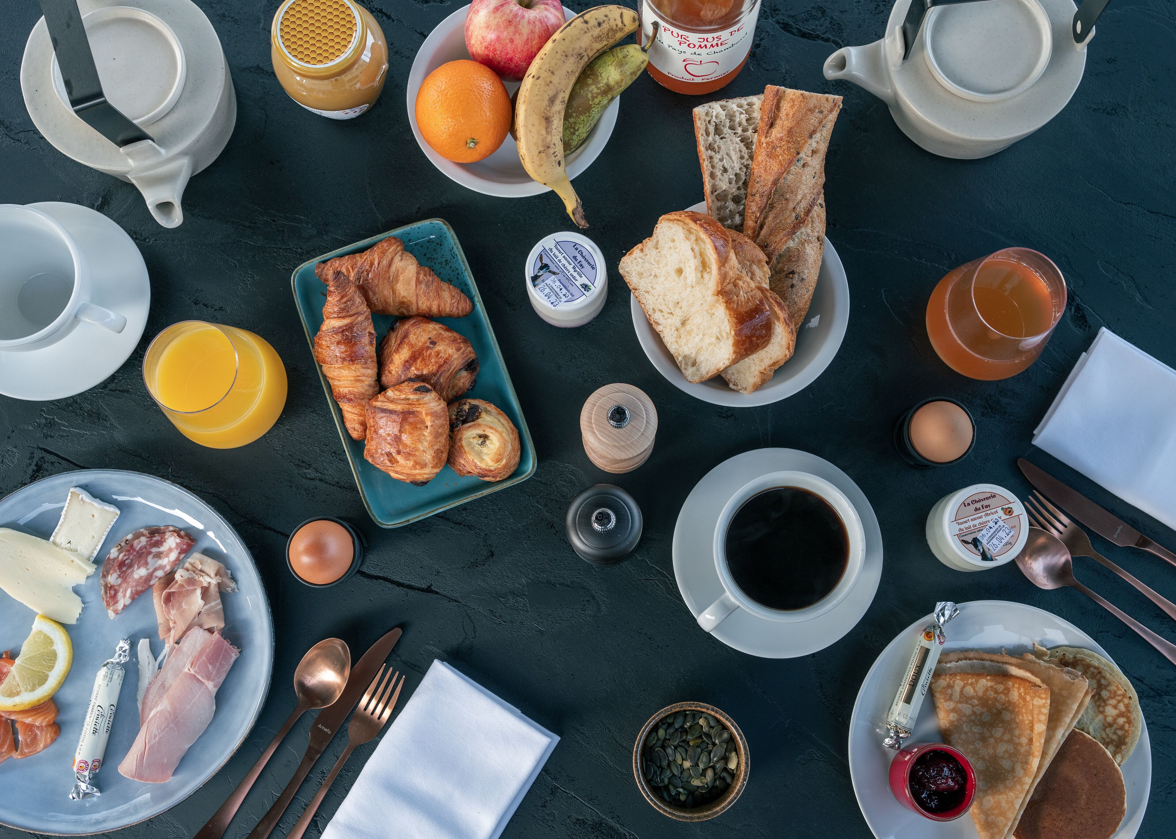 daily buffet breakfast (eur 19 per person)
