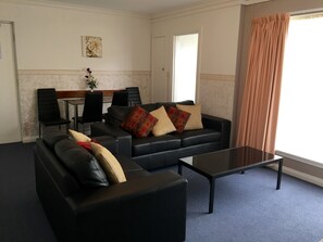 Flat-screen TV - Hobart Apartments (Lutana)