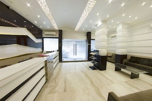 Lobby - Hotel Manama (Mumbai)