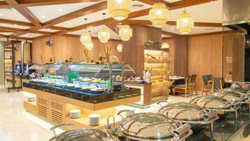 Café da manhã com buffet todos os dias mediante uma taxa