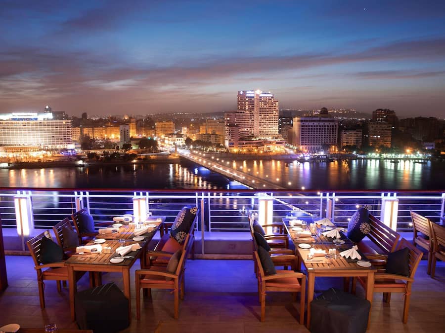 2 restaurants, breakfast, lunch, dinner served; international cuisine