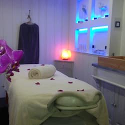 Couples treatment room(s), sauna, hot tub, steam room