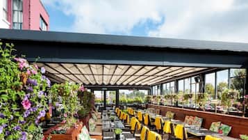 Breakfast, lunch, dinner served; Modern European cuisine