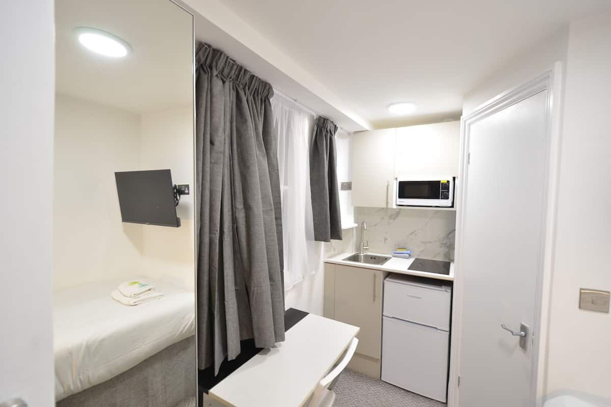 Studio, en-suite badkamer, uitzicht op stad (Single Upper Floor) | 1 slaapkamer
