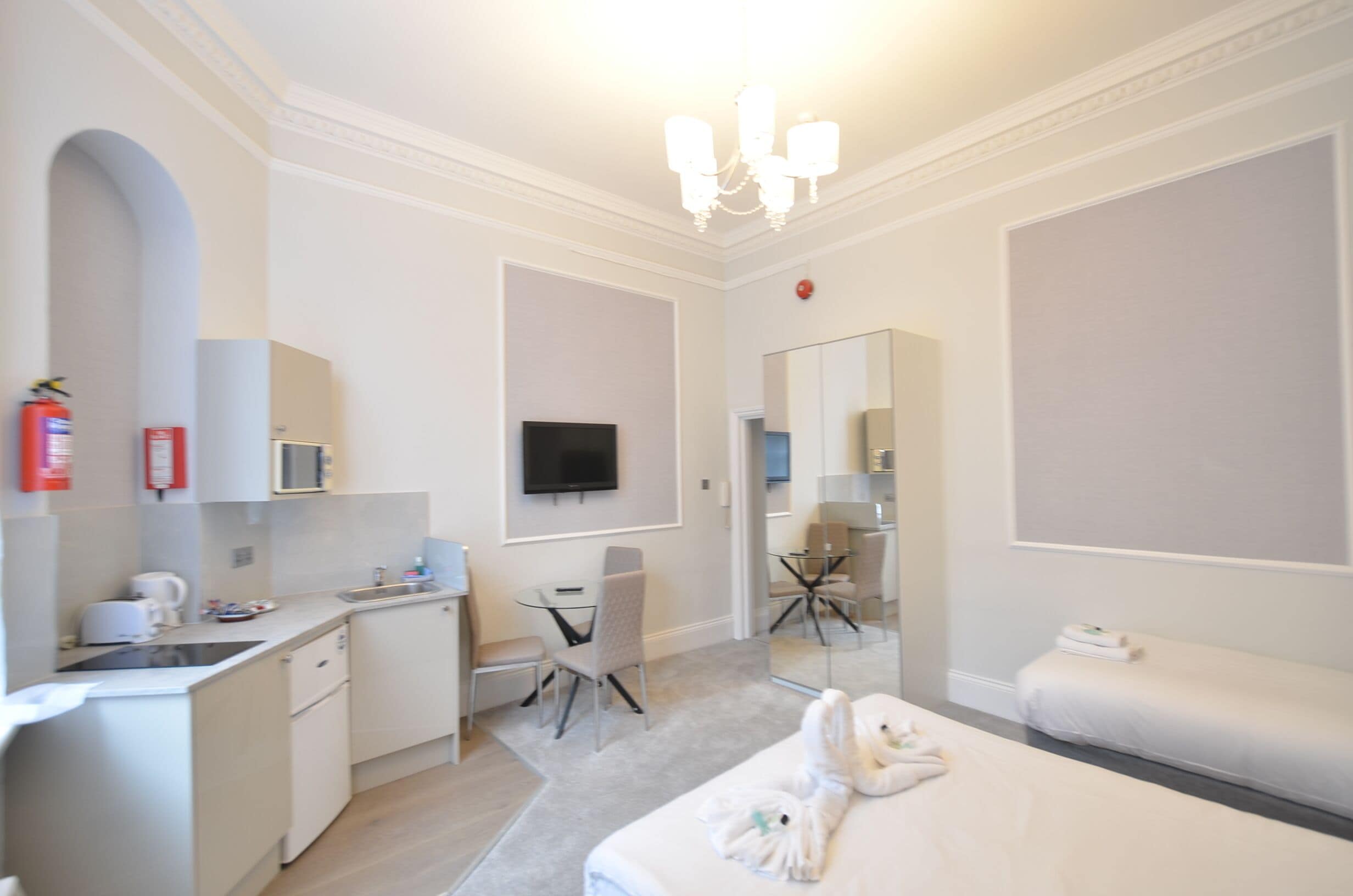 Studio, Ensuite, Courtyard View (Triple Air-condition)