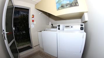Ruang laundry