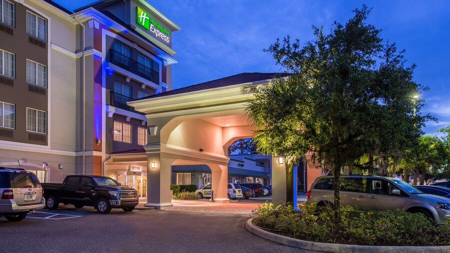 Holiday Inn Express Tampa N I-75 - University Area by IHG