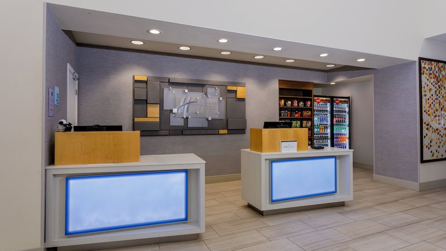 Holiday Inn Express Tampa N I-75 - University Area by IHG
