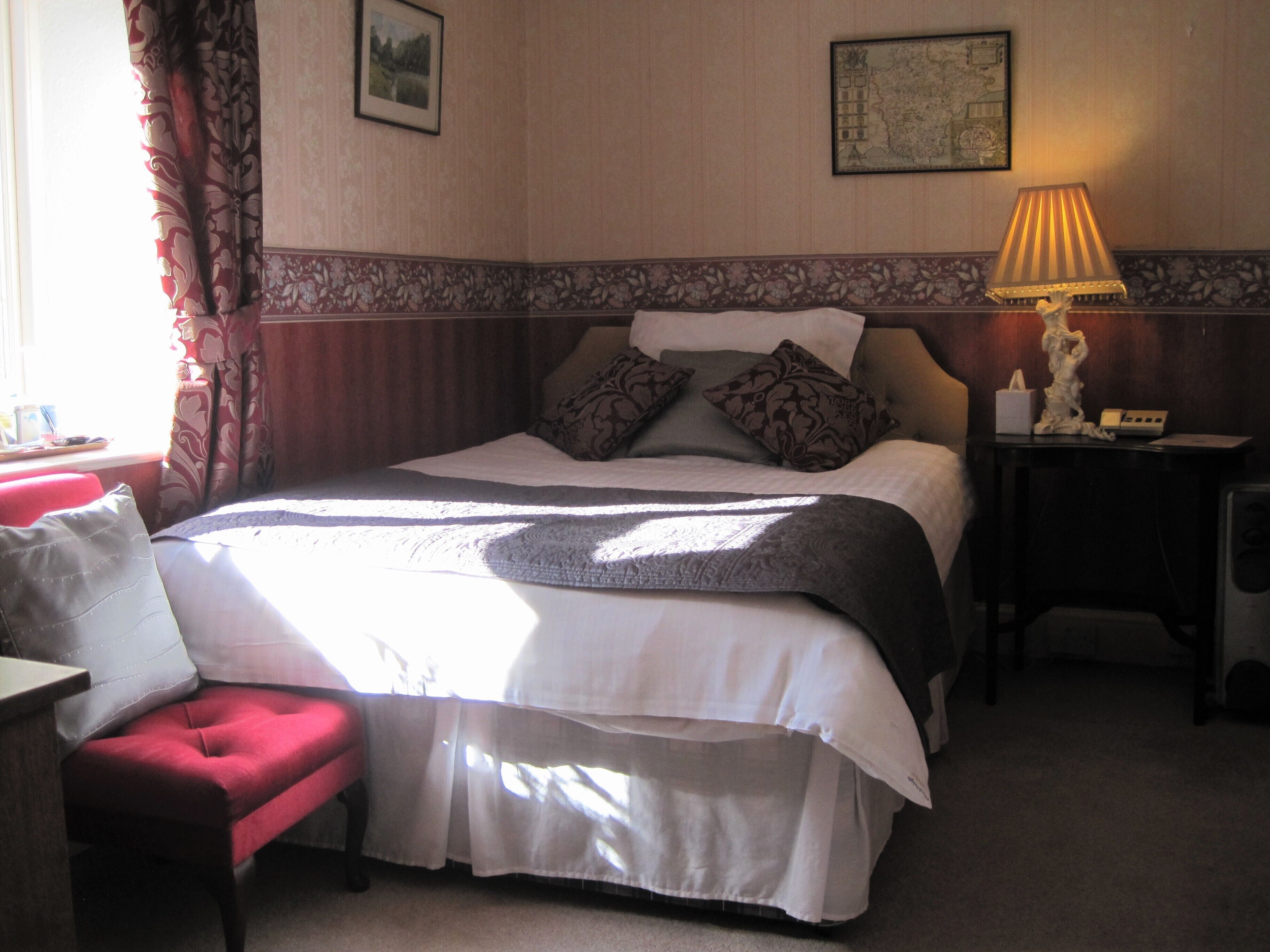 single room, ensuite (small standard double bed)