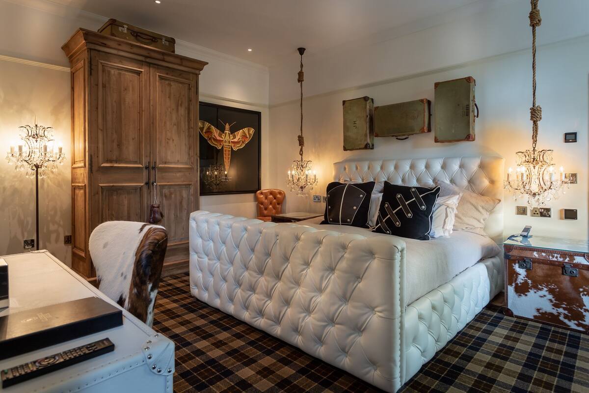Chambre Double Supérieure, 1 très grand lit, accessible aux personnes à mobilité réduite, vue jardin