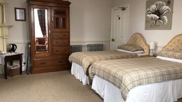 Twin Room, Ensuite (Bay) | 1 bedroom