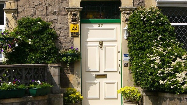 Front of property - Linden Lodge Guest House - B&B (Weston-super-Mare)