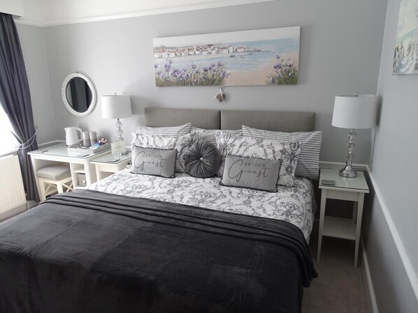 Iron/ironing board, free WiFi, bed sheets