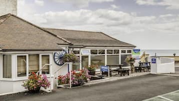 Mặt tiền nơi lưu trú