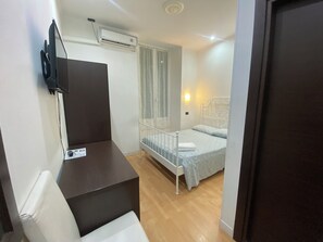 مكتب وستائر تعتيم وأسرّة أطفال/رضّع وواي فاي مجانًا