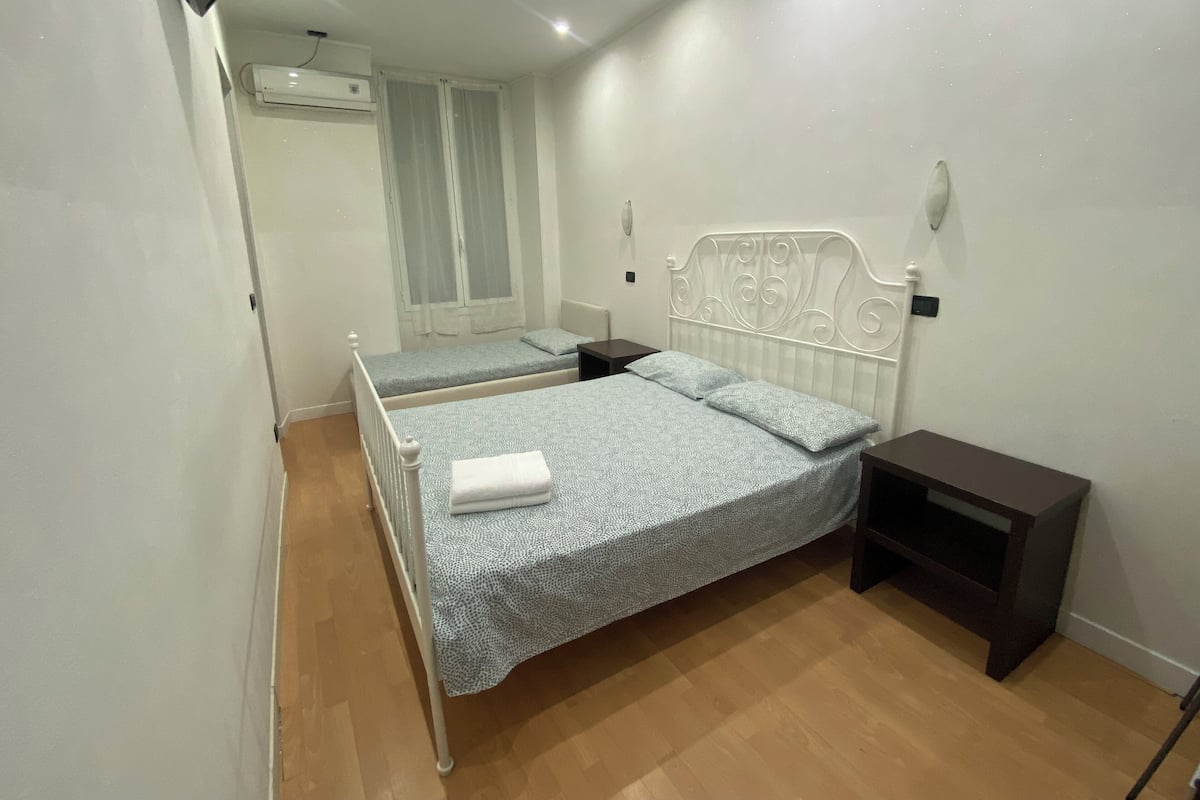 ห้องทริปเปิล | โต๊ะทำงาน, ผ้าม่านกันแสง, เปล/เตียงเด็กอ่อน, Wi-Fi ฟรี