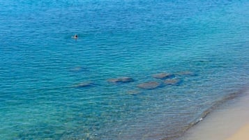 Una spiaggia nelle vicinanze