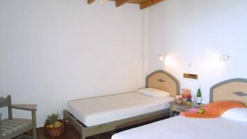 Suite, 1 Bedroom | Egyptian cotton sheets, premium bedding, in-room safe, desk