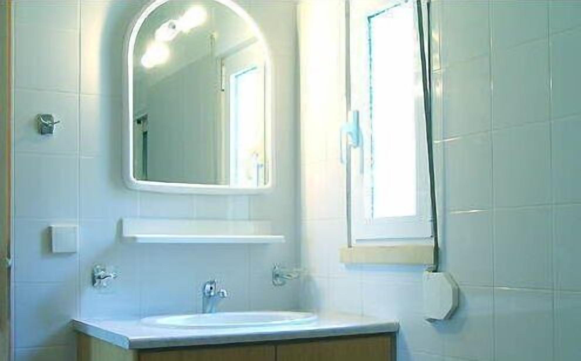 suite, 1 bedroom | bathroom sink