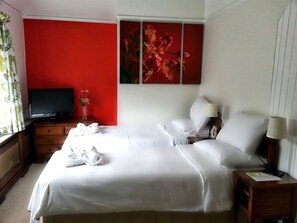 Double Room, Ensuite (ROOM 1) - Rosemead Guest House (Esher)