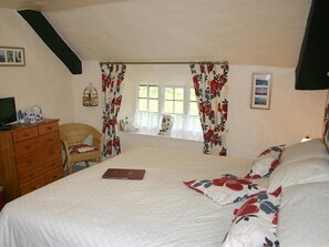 Twin Room, Private Bathroom (Bossington)