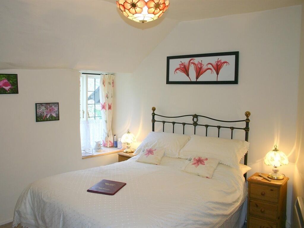 Double Room, Private Bathroom (Luccombe)