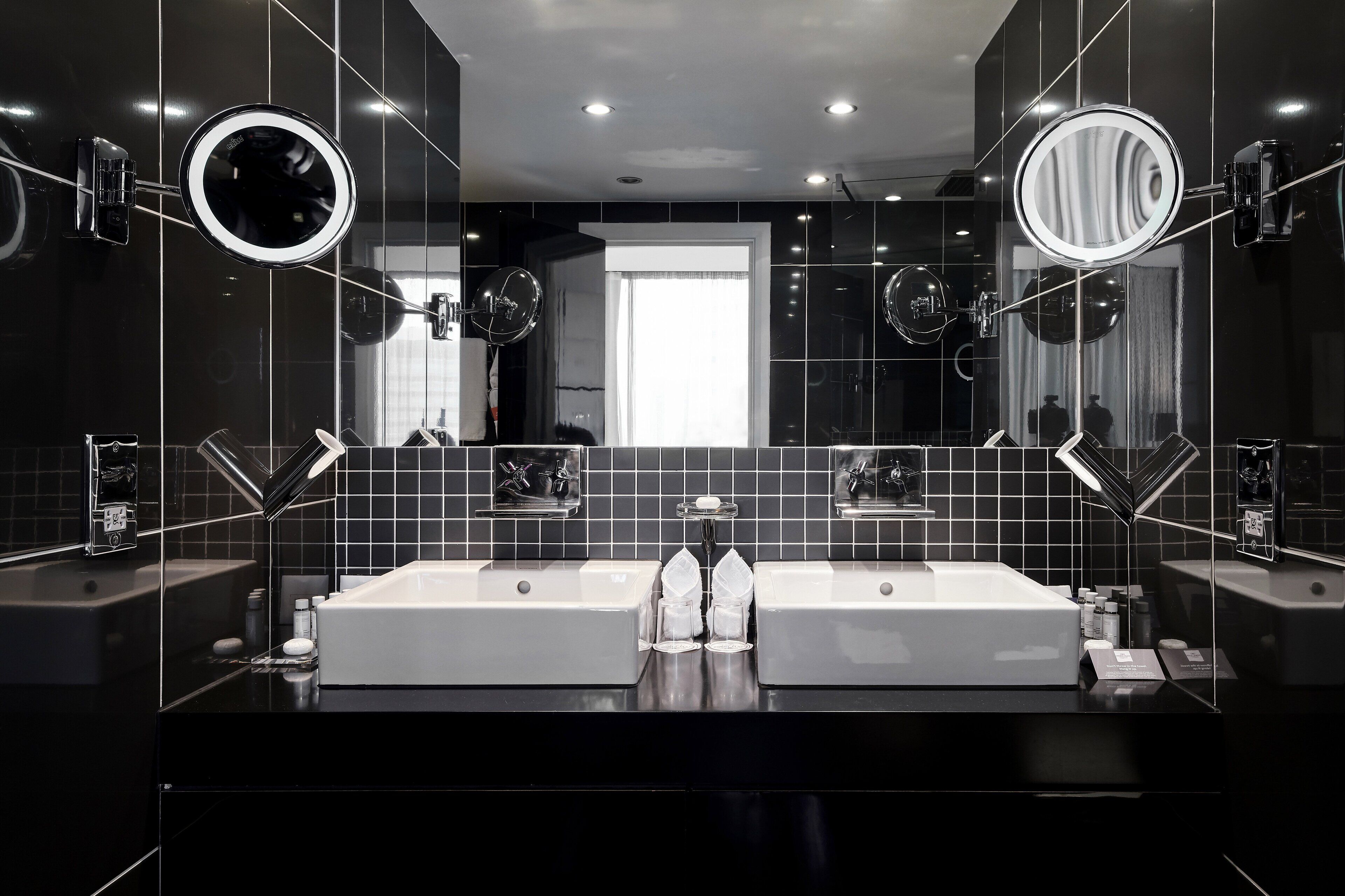 junior suite, 1 king bed | premium bedding, minibar, in-room safe, desk