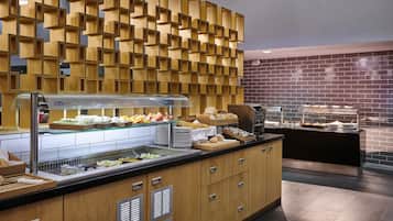 Tägliches Frühstücksbuffet gegen Gebühr